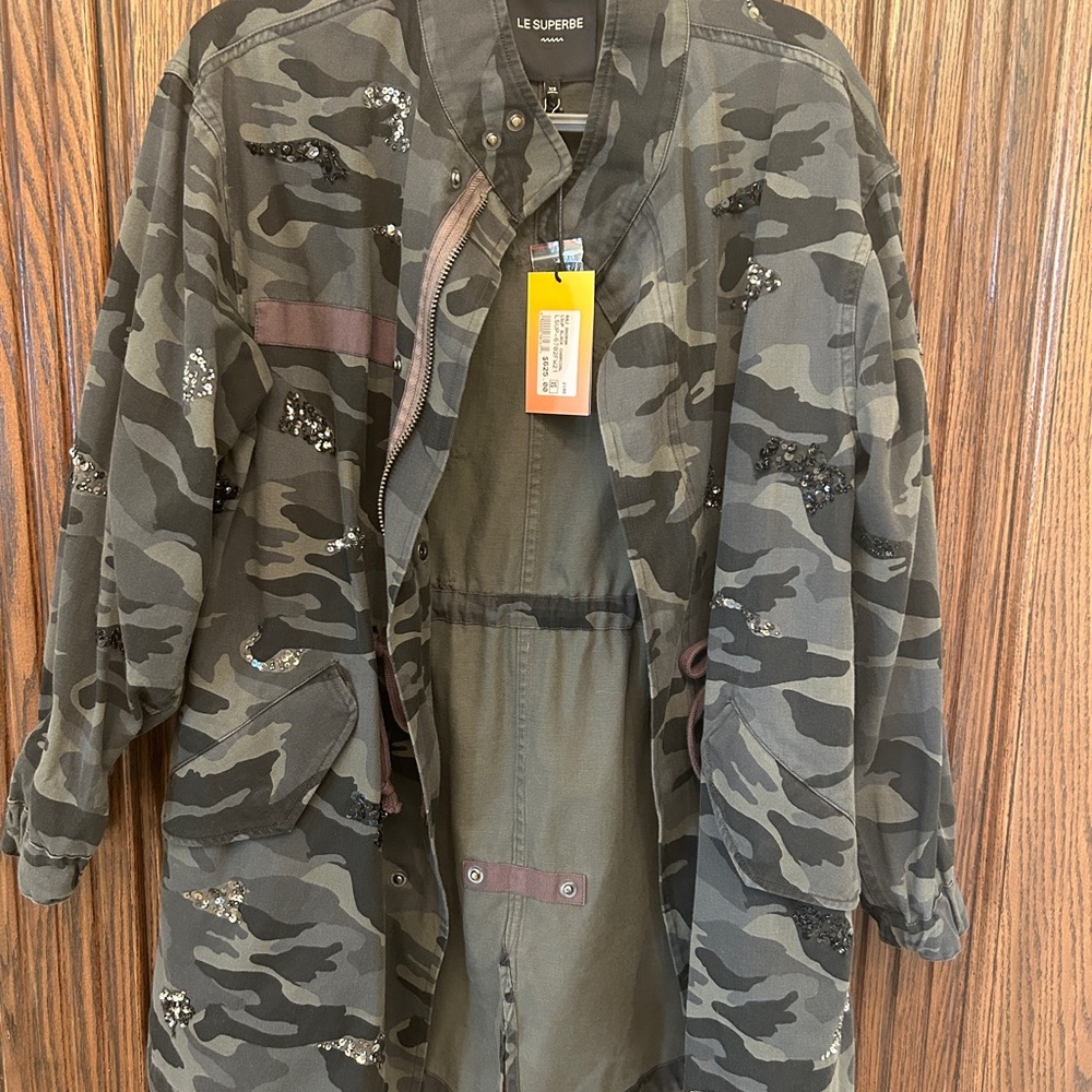 Camo fall jacket Sz XS fits like S Le Superbe